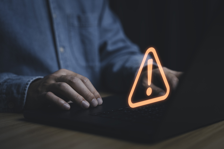 CMS・サーバーのEOL／EOSで何が起こる？ 放置リスクと対策を解説